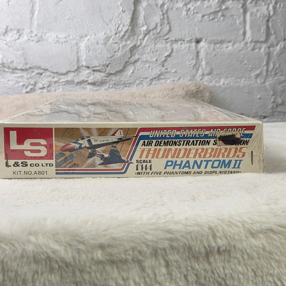 LS Thunderbirds USA F4E Phantom II‎ Plastic Model Kit 1 144 Scale Display Stand
